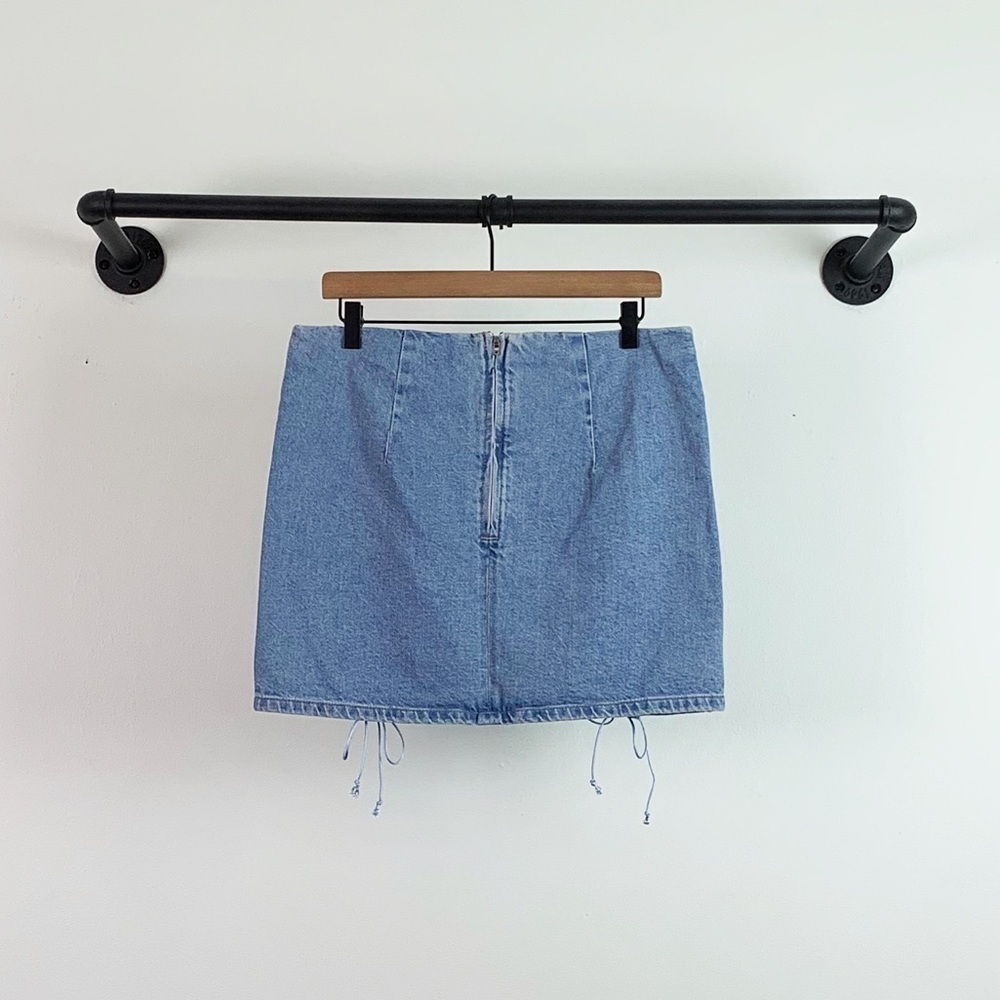 NWT Urban Outfitters UO BDG Rebecca Lace Up Denim Mini Skirt Light Wash - Picture 6 of 8